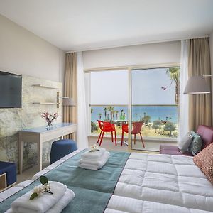 Deluxe Room Sea View Resort Lounge Access
